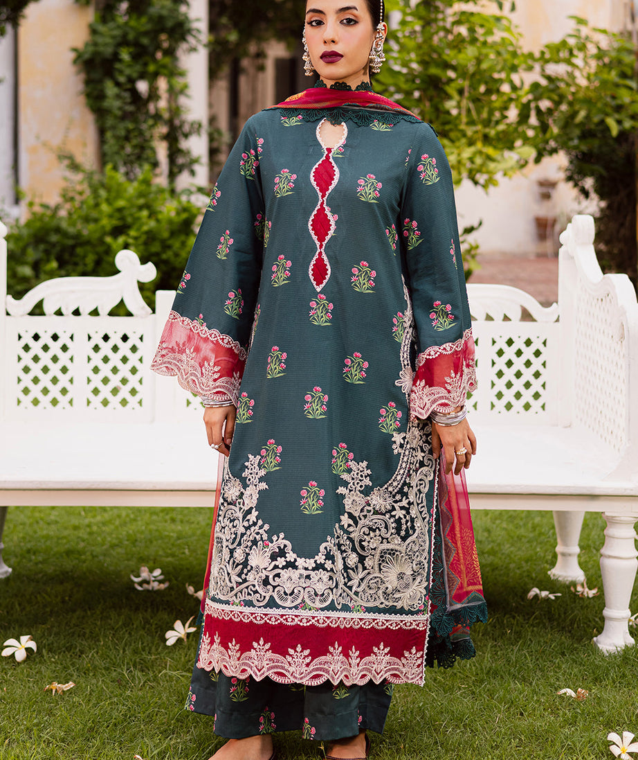 Mahnur Gulzar Winter`25 G#08