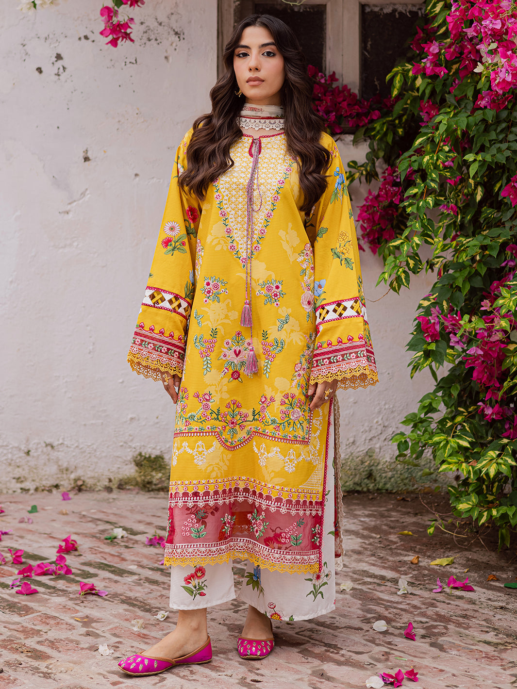 Mahnur Gulzar Winter`25 G#12