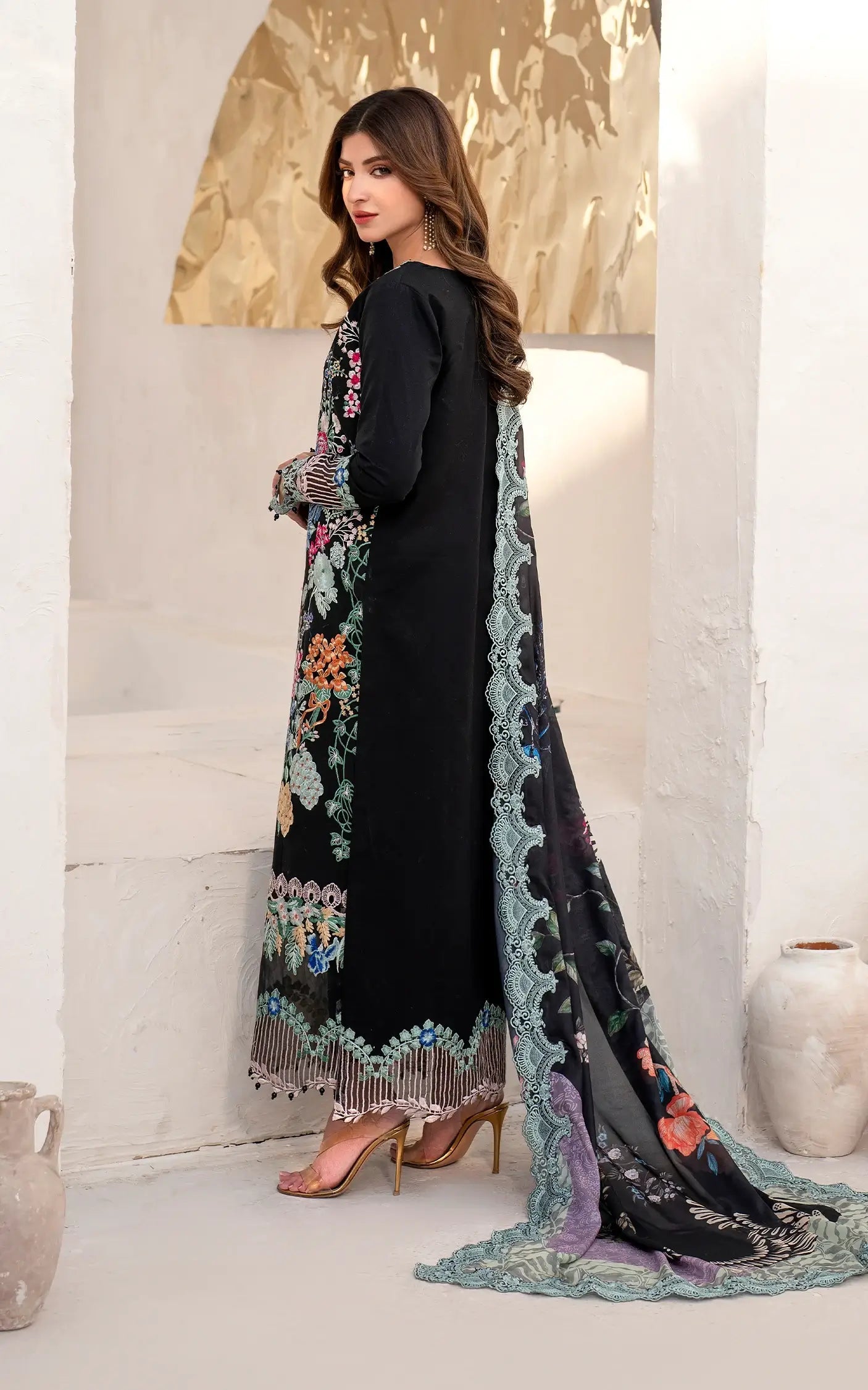 Asifa & Nabeel Azalia Luxury Lawn'25 Garden Rose (AZL25-05)