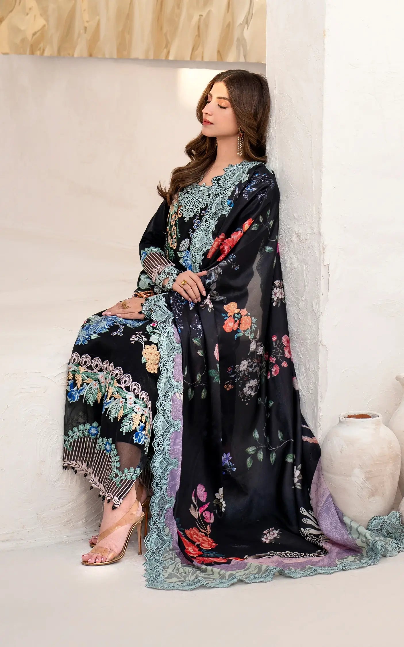 Asifa & Nabeel Azalia Luxury Lawn'25 Garden Rose (AZL25-05)