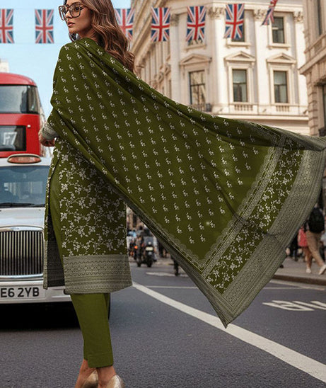 German Wool`26 D#107 (Olive Green)