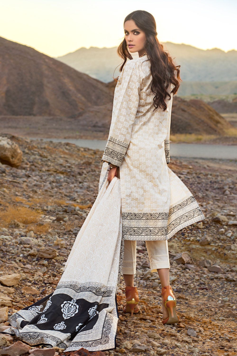 Gul Ahmed Summer Lawn'21 B#81
