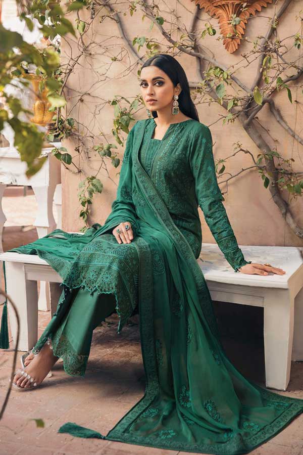 Gulaal Luxury Lawn Collection'22 D#1 AMELIA