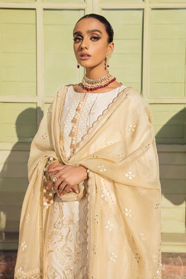 Gulaal Luxury Lawn Collection'22 D#4 RUHI