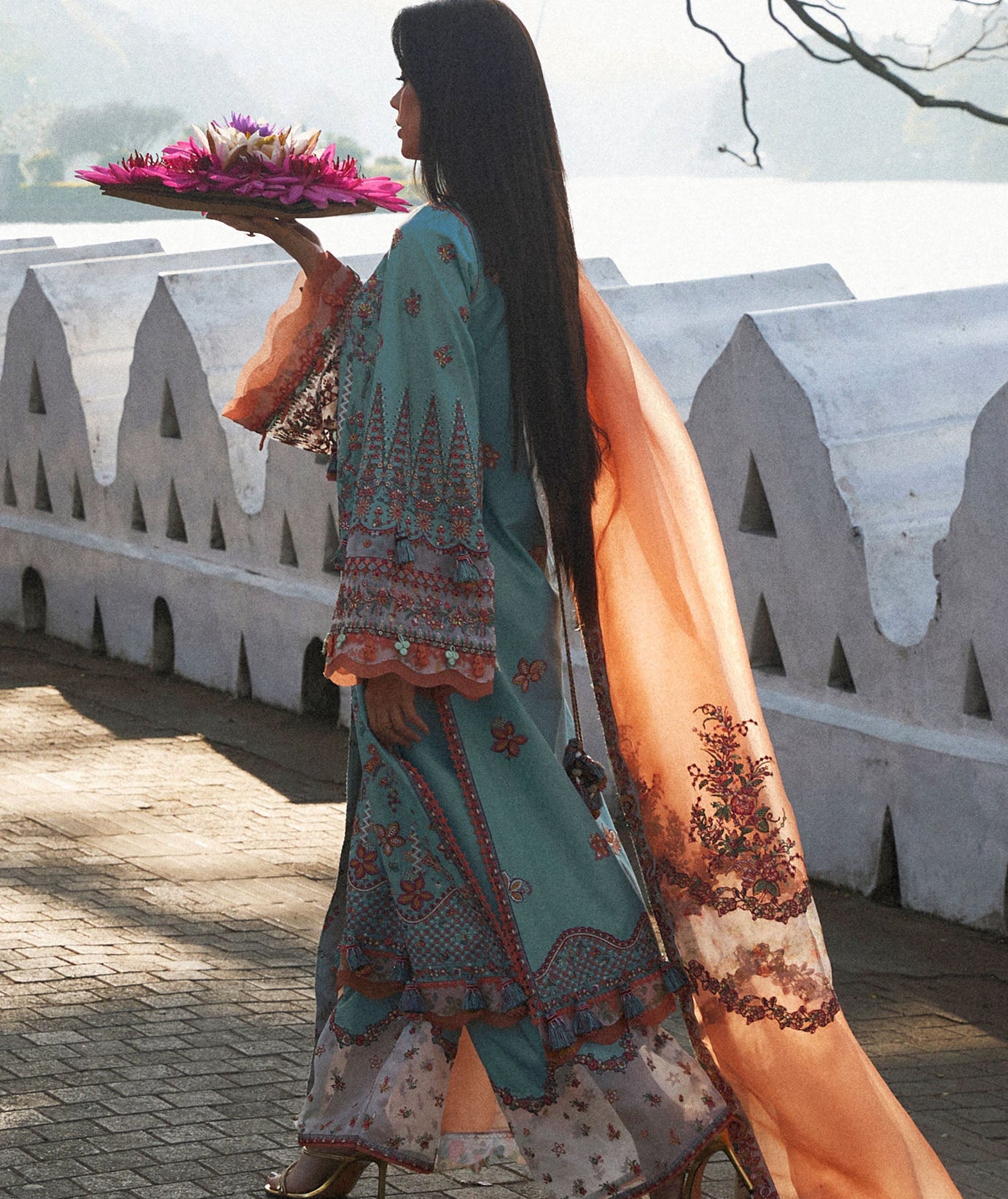 Hussain Rehar Luxury Lawn`25 (Malibu)