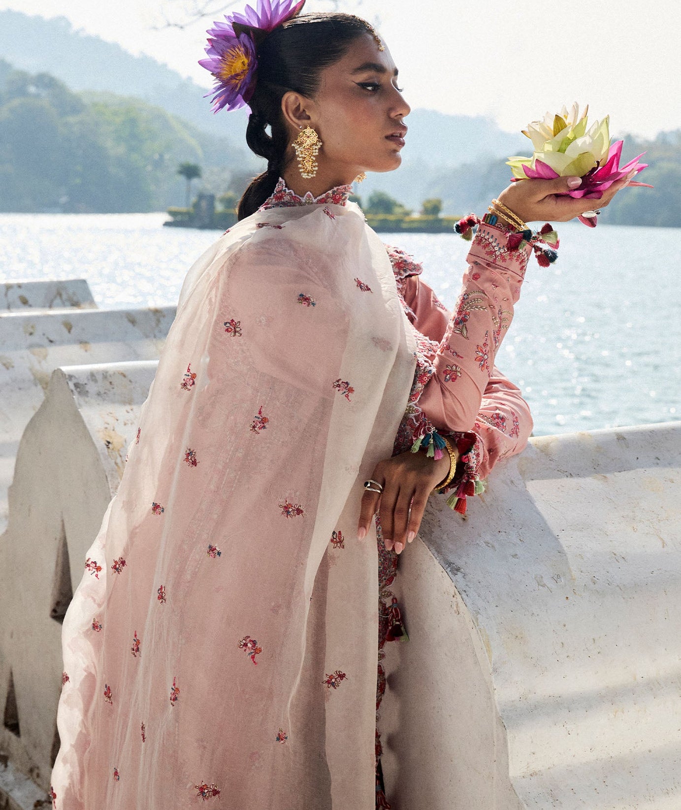 Hussain Rehar Luxury Lawn`25 (Peaar)