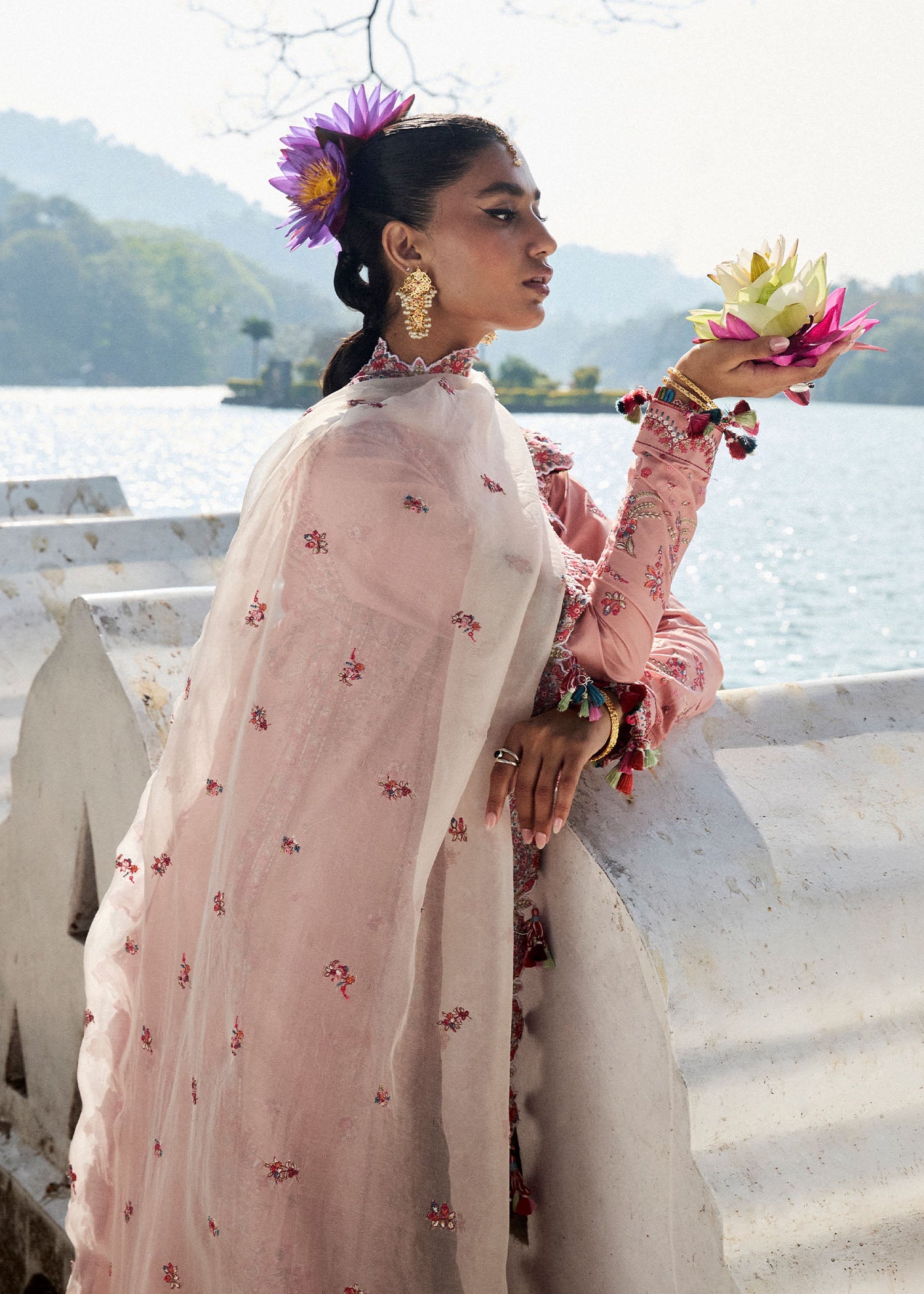 Hussain Rehar Luxury Lawn`25 (Peaar)