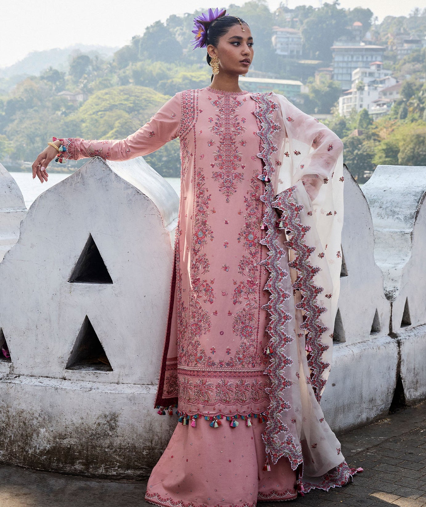 Hussain Rehar Luxury Lawn`25 (Peaar)