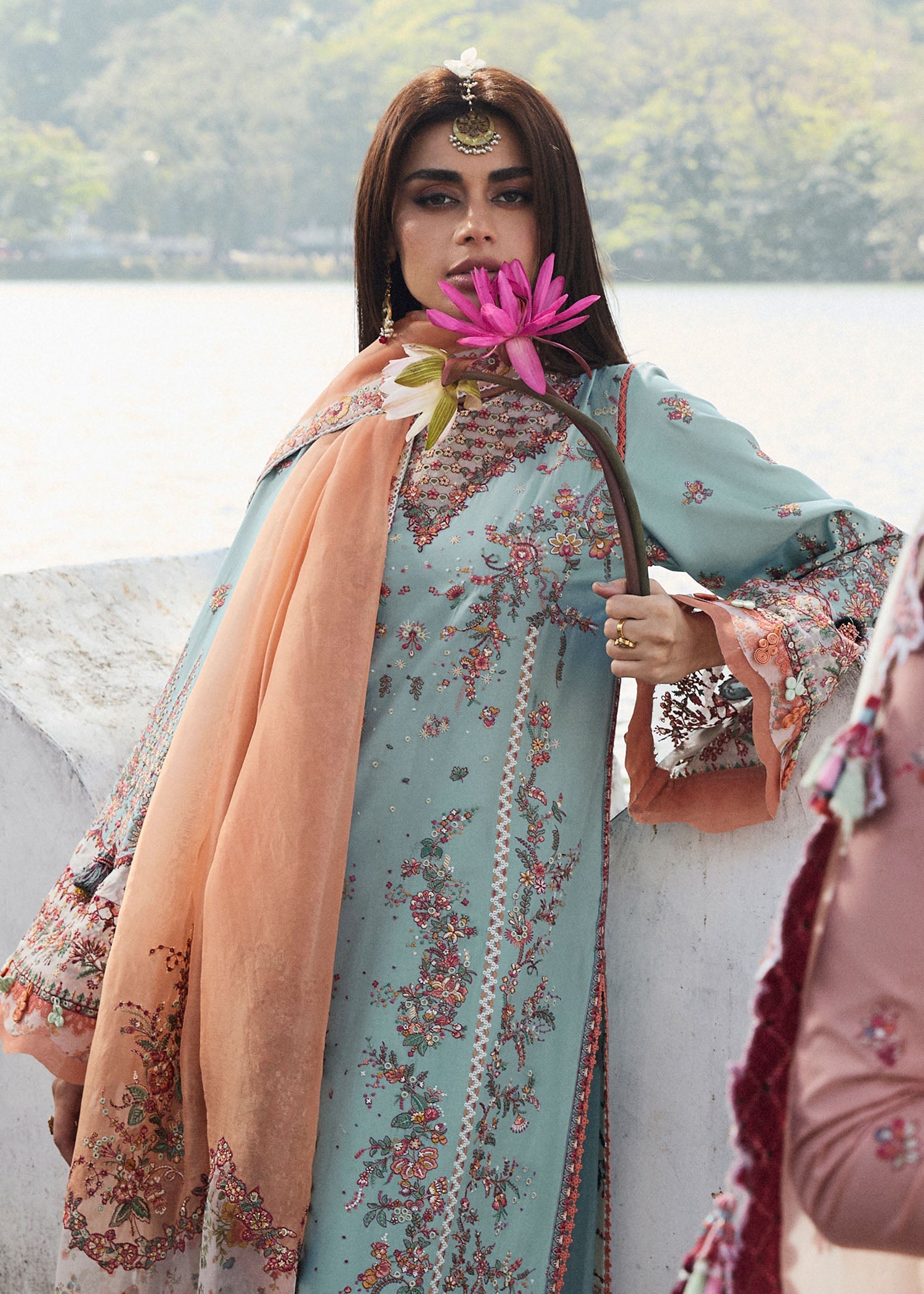 Hussain Rehar Luxury Lawn`25 (Malibu)