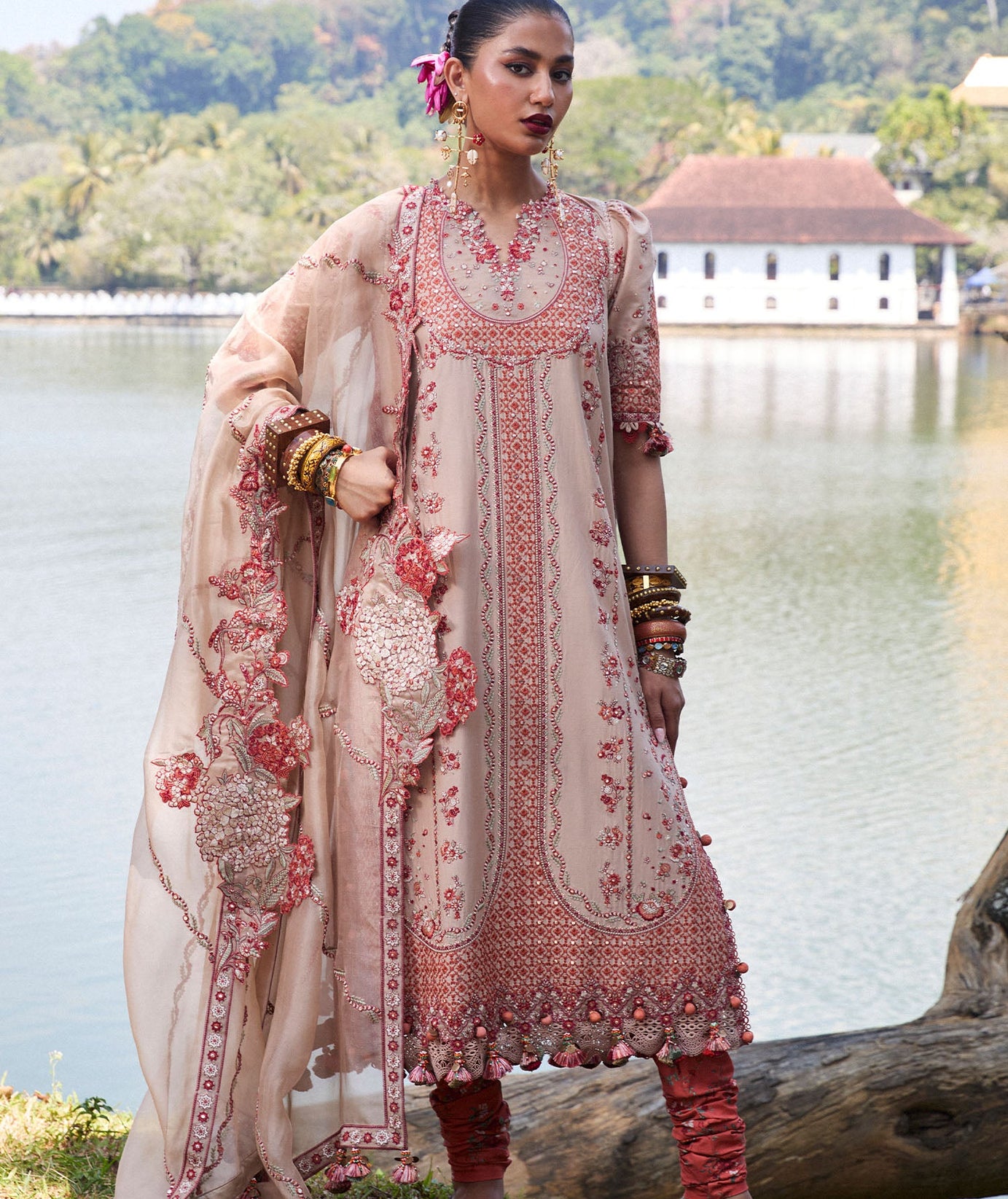 Hussain Rehar Luxury Lawn`25 (Mari)