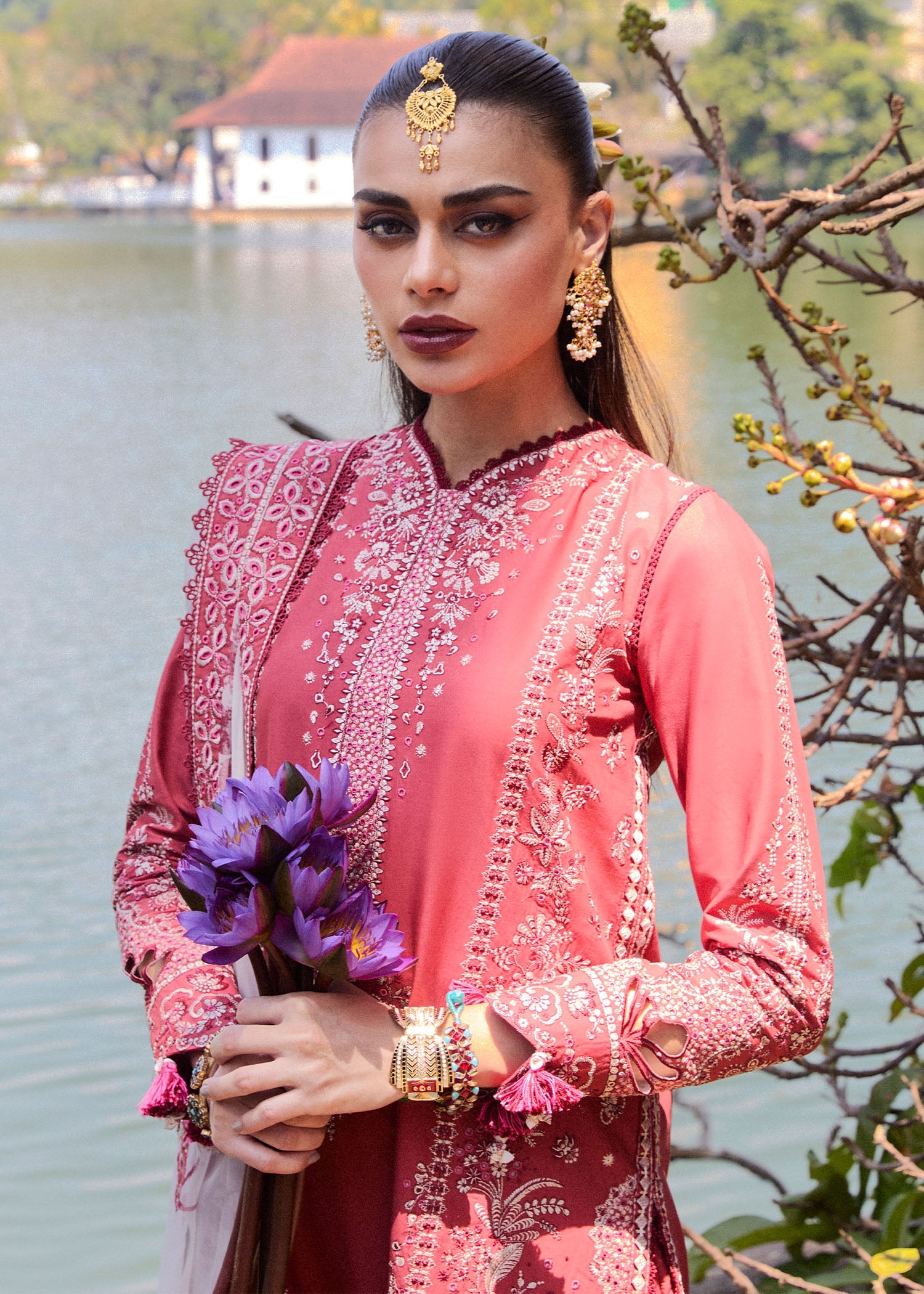 Hussain Rehar Luxury Lawn`25 (Flare)