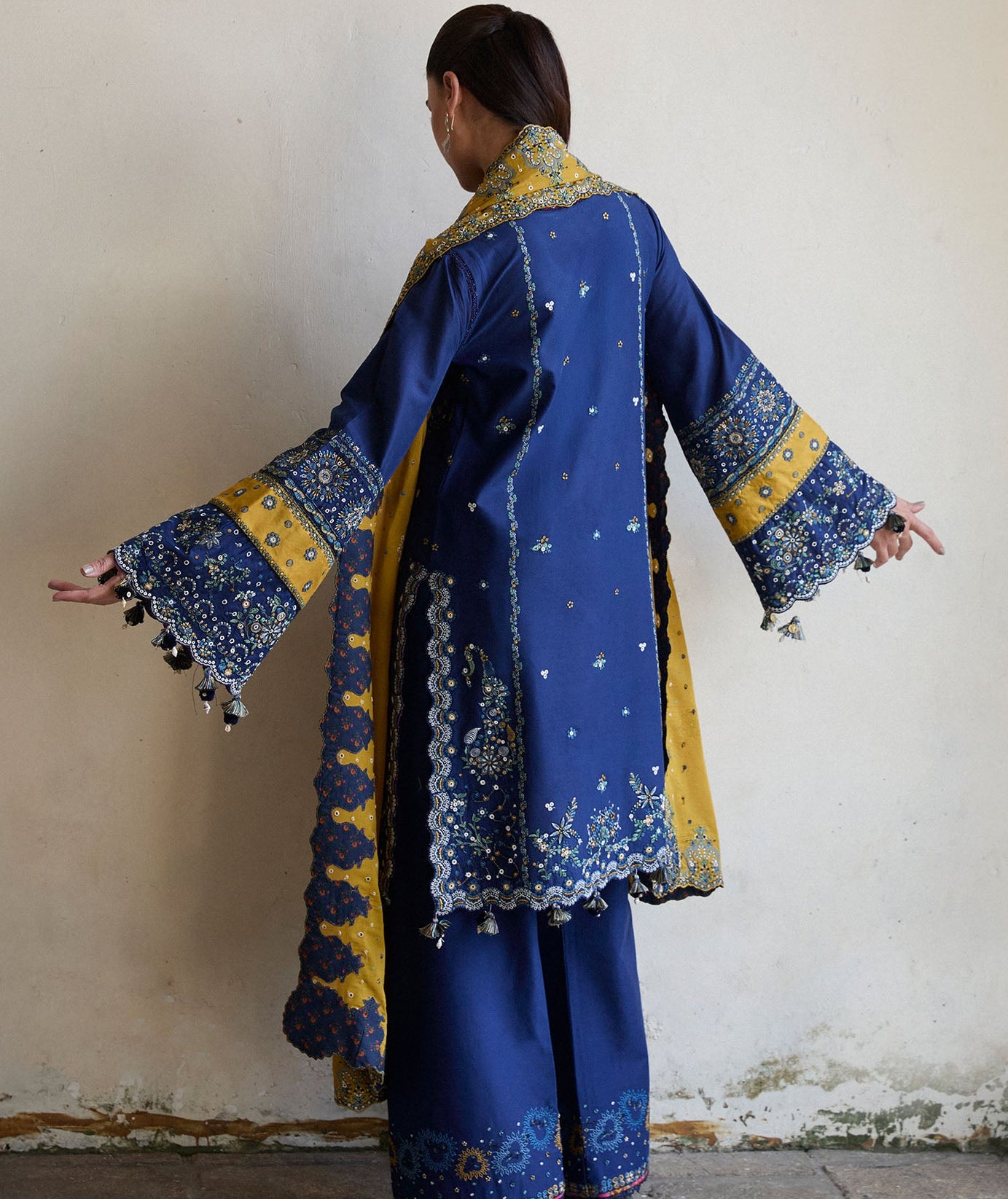 Hussain Rehar Luxury Lawn`25 (Riviera)