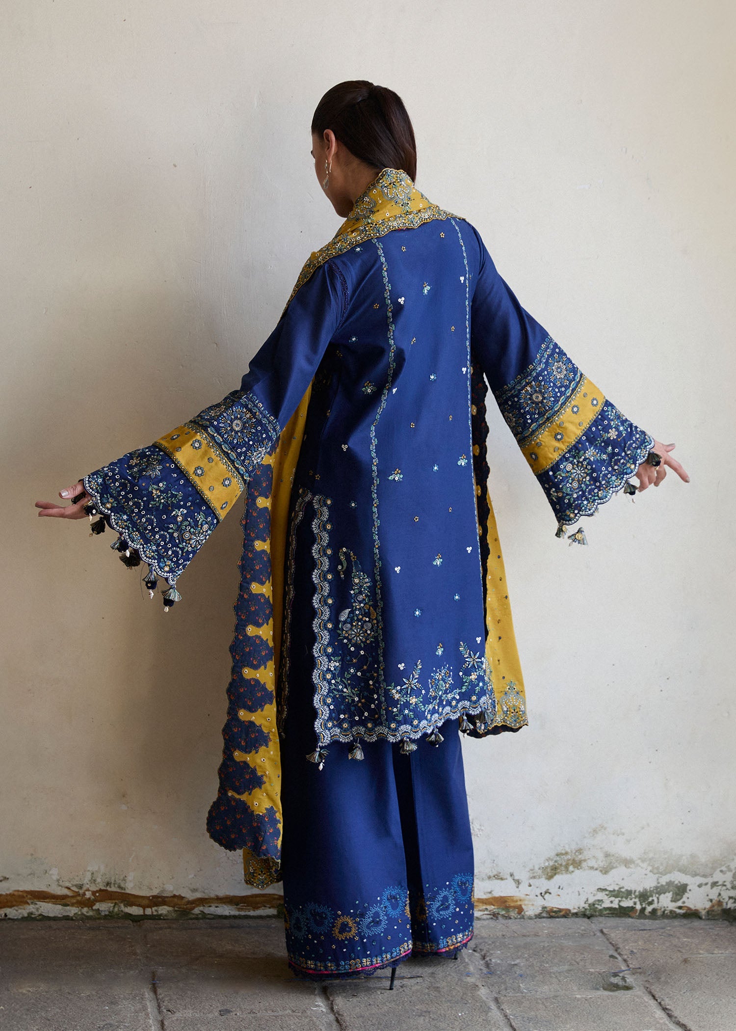 Hussain Rehar Luxury Lawn`25 (Riviera)