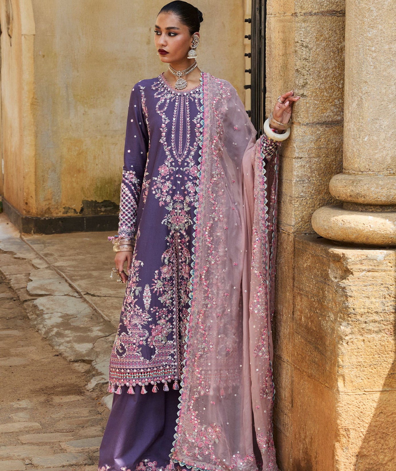 Hussain Rehar Luxury Lawn`25 (Irris)