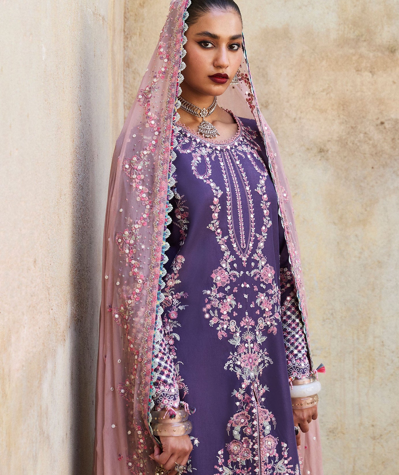 Hussain Rehar Luxury Lawn`25 (Irris)