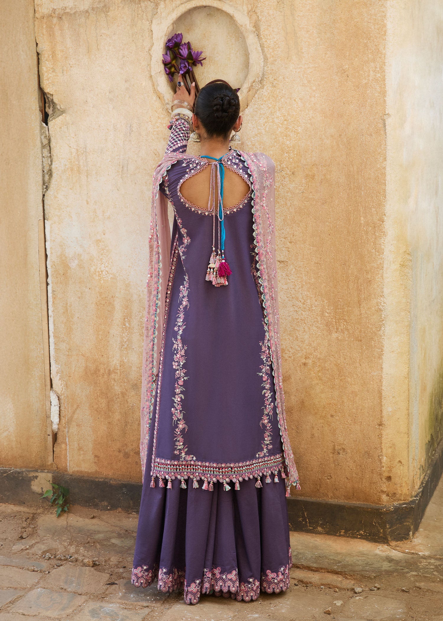 Hussain Rehar Luxury Lawn`25 (Irris)