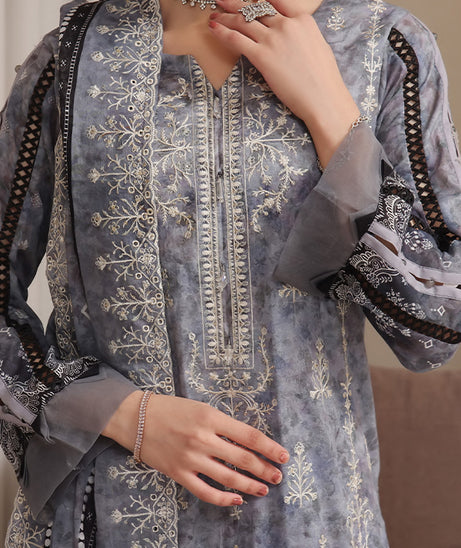 Hafiz Aleen Emb Lawn'25 D#62-Grey