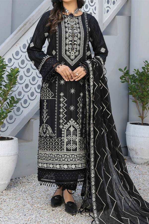 Hafiz Faryal Hussain Lawn`24 D#08