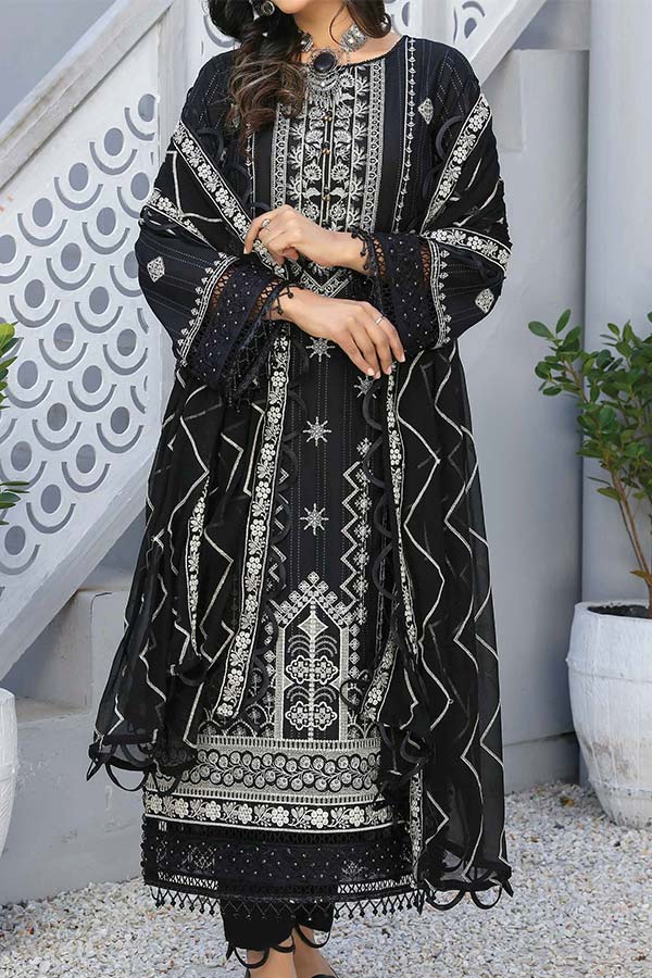 Hafiz Faryal Hussain Lawn`24 D#08