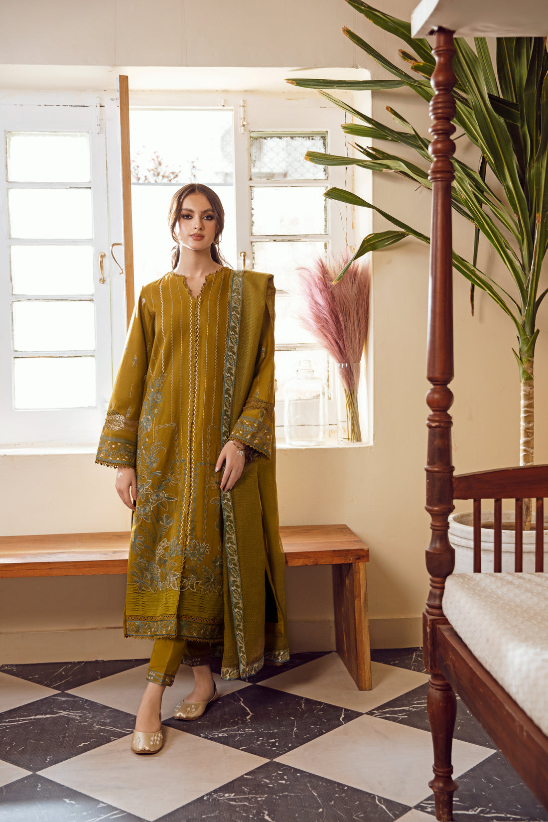 Gisele Kahani Karandi`23 CELINE