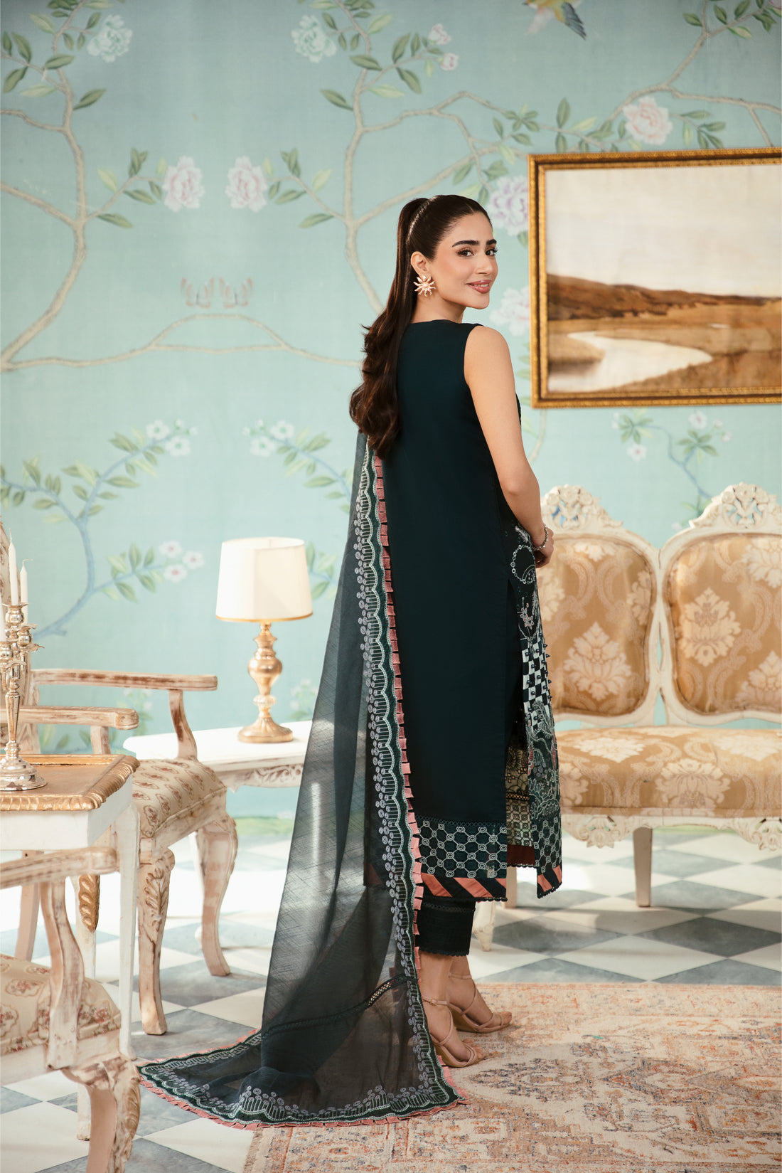 Gisele Summerlines Lawn'24 IRIS