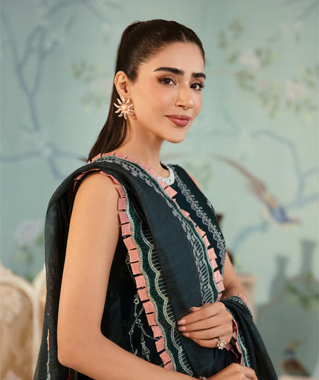 Gisele Summerlines Lawn'24 IRIS
