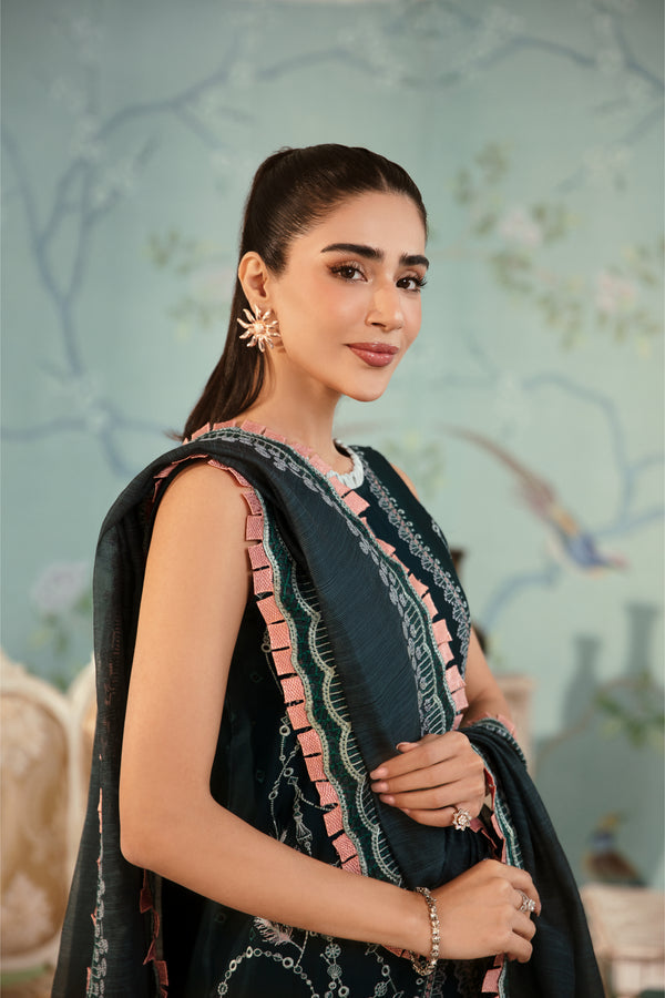 Gisele Summerlines Lawn'24 IRIS