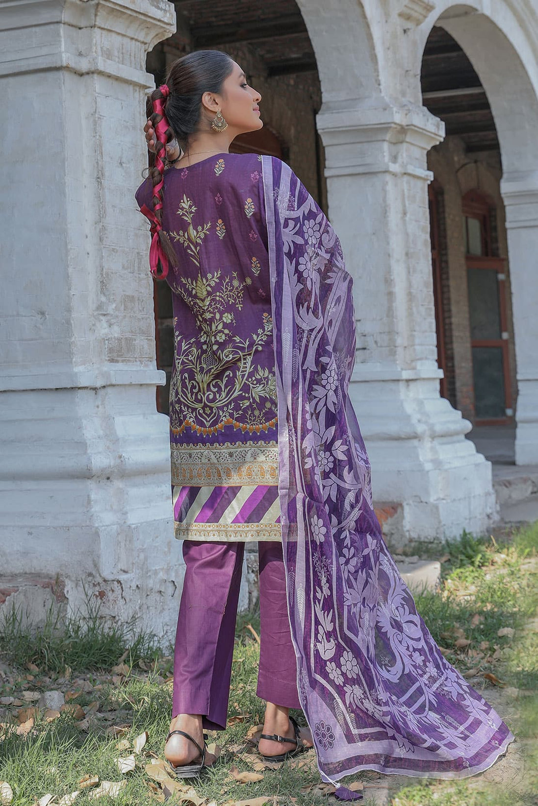 Inaayat Emb Lawn'22 D#6706