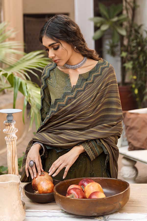 Iznik Riwayat Luxury Winter Collection'22 RC#08