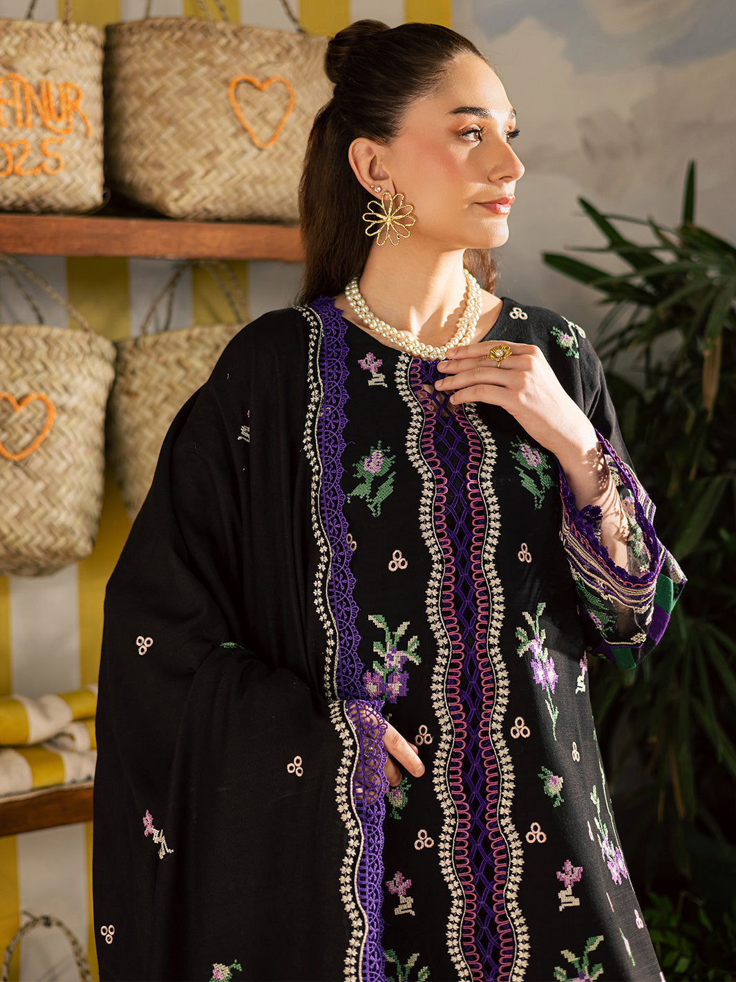 Mahnur Kaia Emb Linen`25 D#02