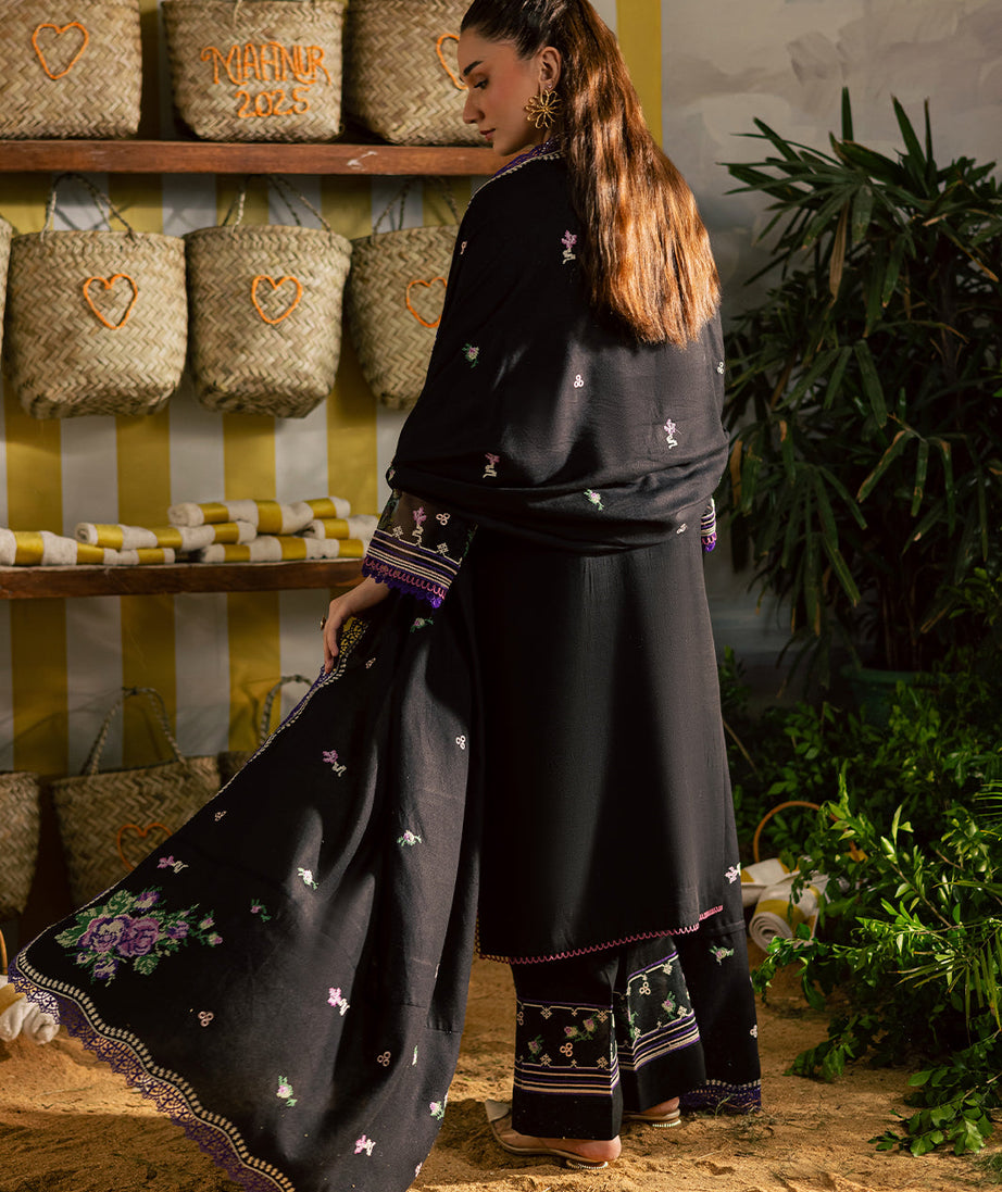 Mahnur Kaia Emb Linen`25 D#02