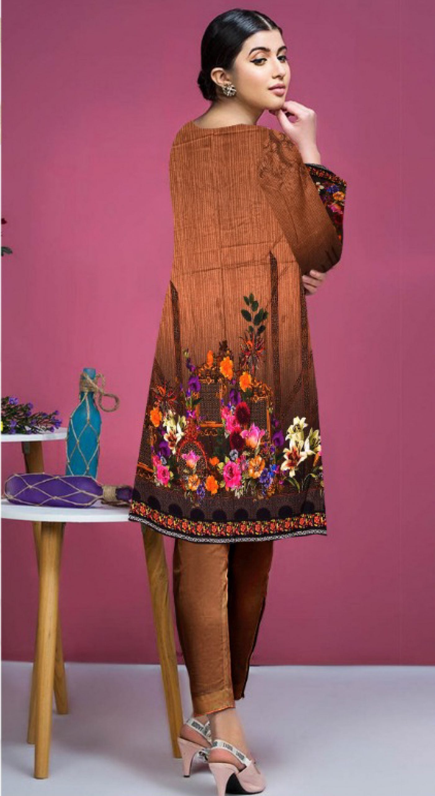 Khola &amp; Memuna D/Linen`20 (Brown)