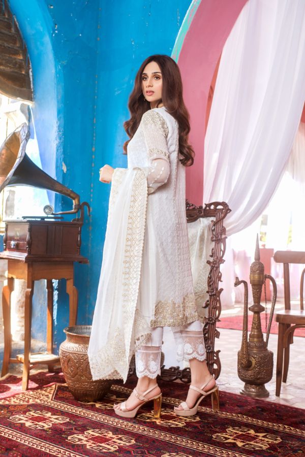 Kalyan Emb Chiffon Collection'20 D#4