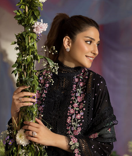 Sobia Nazir Luxury Lawn'25 D# 4B