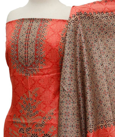 LCM Classic Lawn'21 D#2115 (Red)