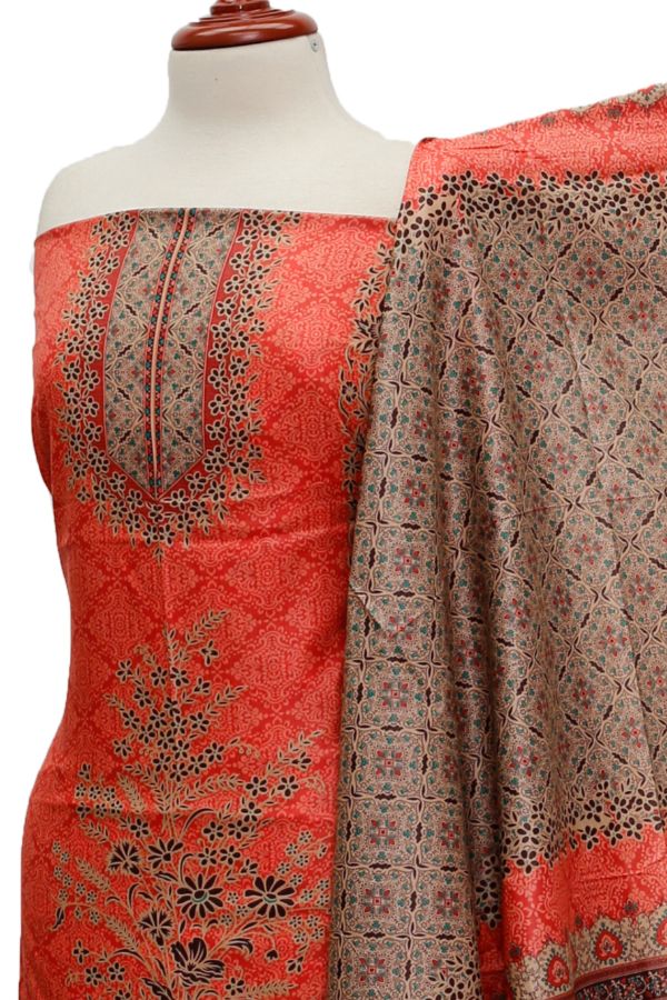 LCM Classic Lawn'21 D#2115 (Red)