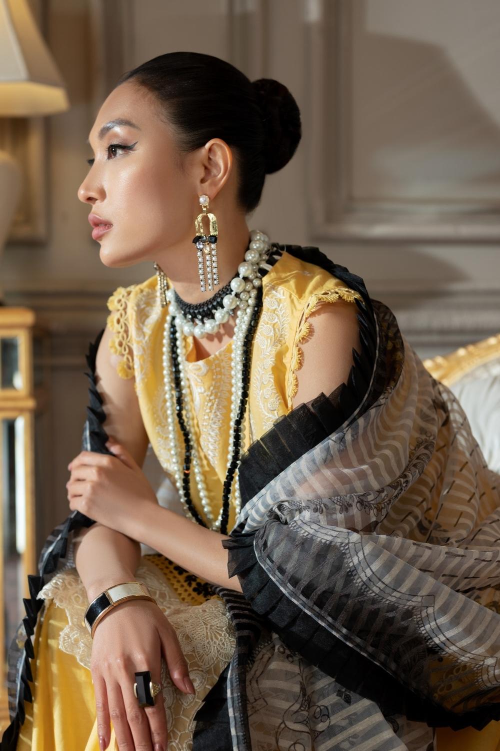Nisa Hussain Luxury Lawn'22 NH#4