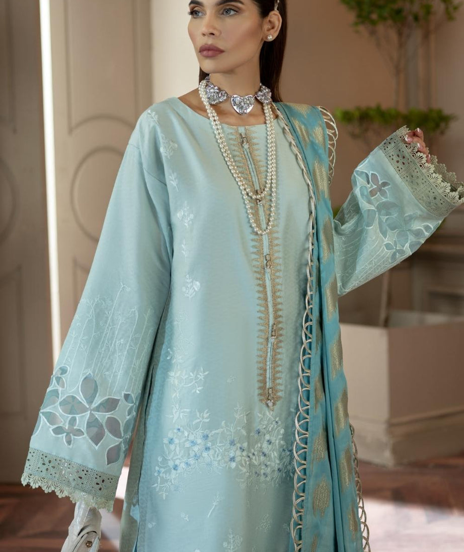 Nisa Hussain Luxury Lawn'22 NH#3
