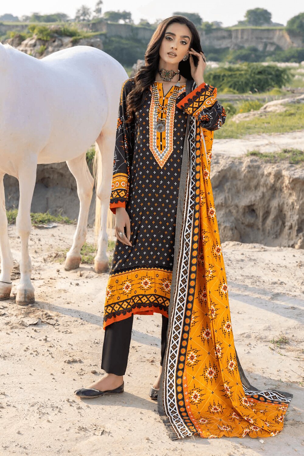 Gul Ahmed Winter Collection`22 LT#22014-A