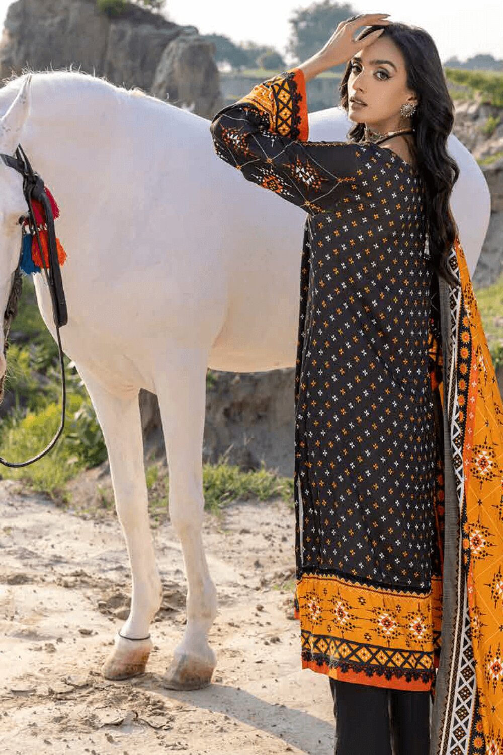 Gul Ahmed Winter Collection`22 LT#22014-A