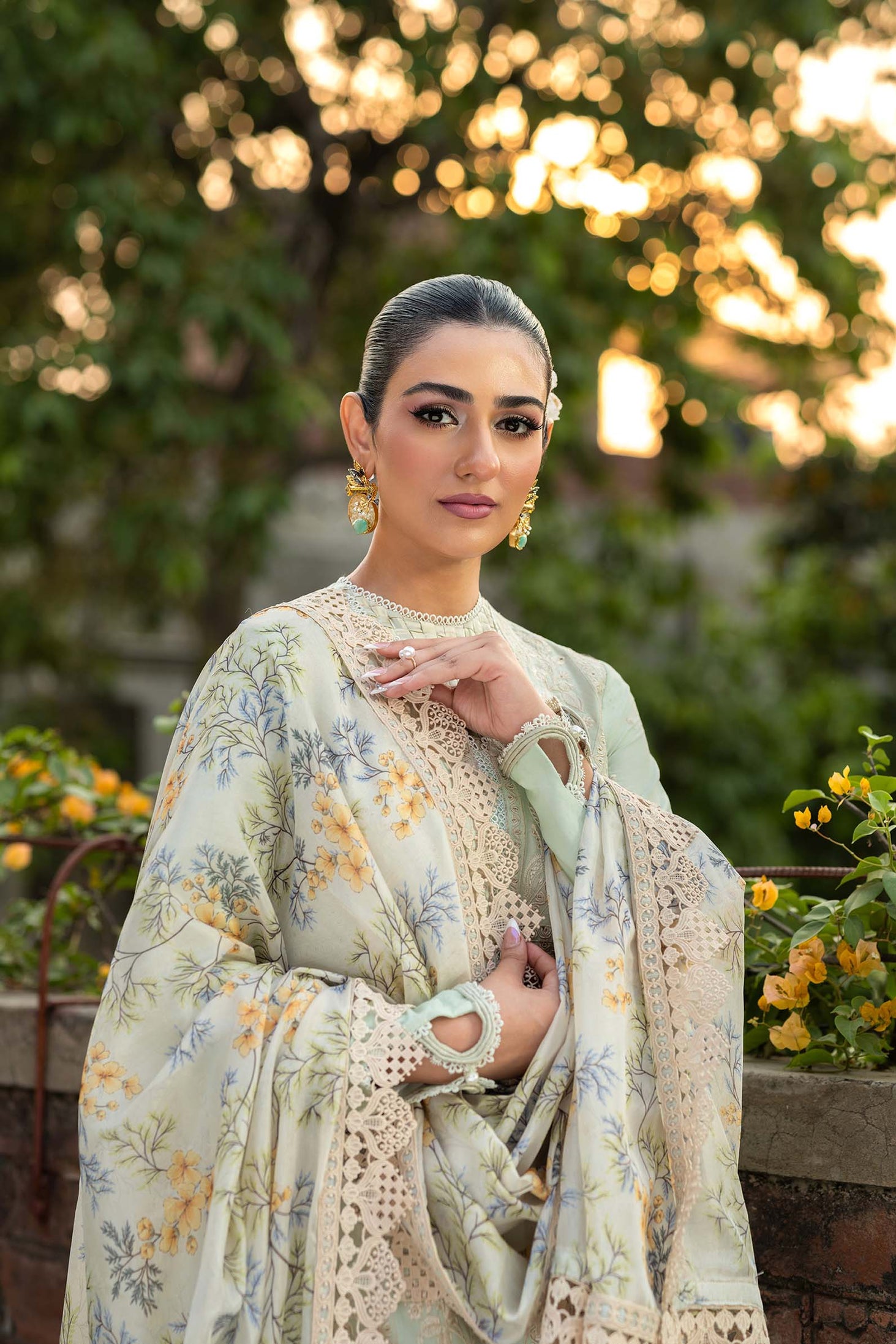 Maryam Hussain Unstitched Luxury Lawn`25 (Gulbeen)
