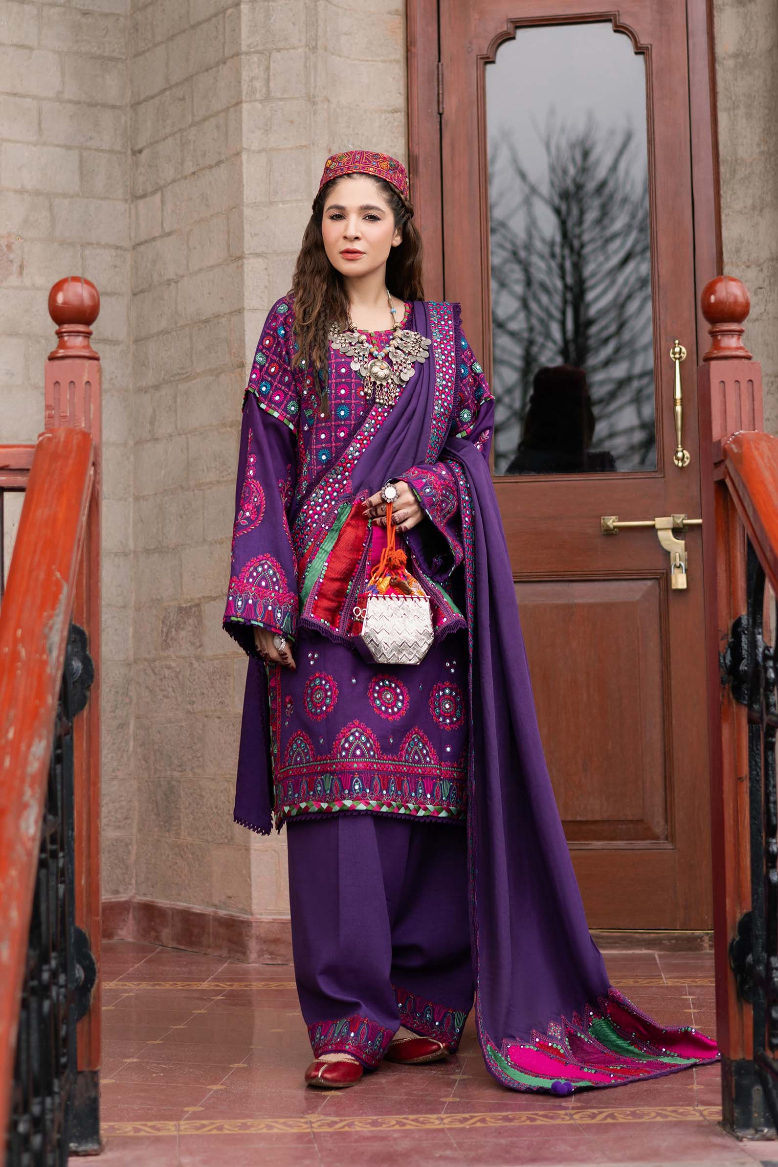 Maryam Hussain Winter Shawl`24 D#04 Plum