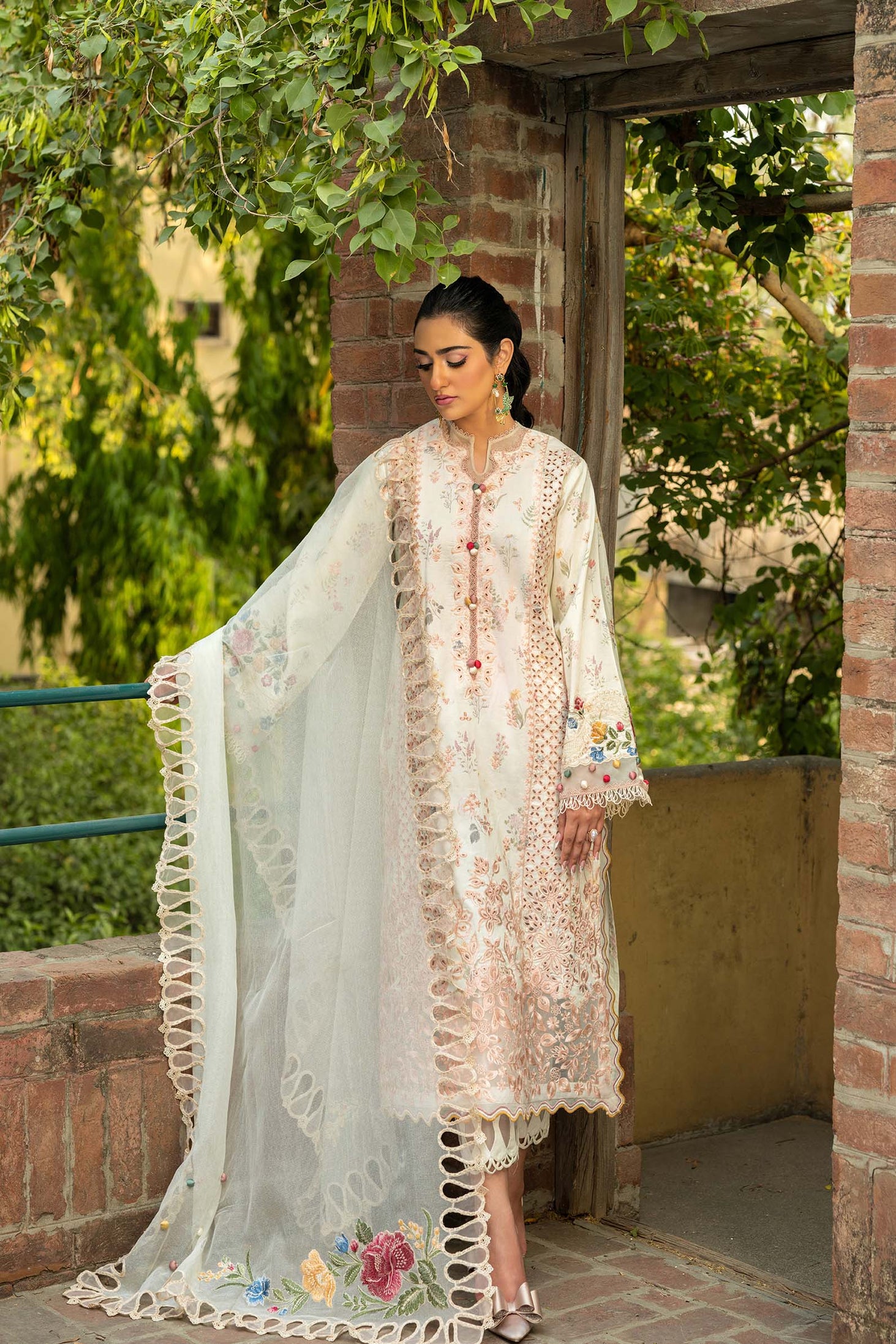 Maryam Hussain Unstitched Luxury Lawn`25 (Batik)
