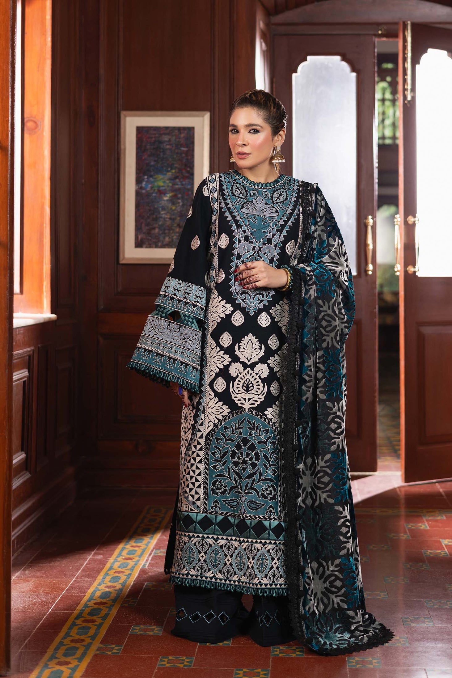 Maryam Hussain Winter Shawl`24 D#03 Evening