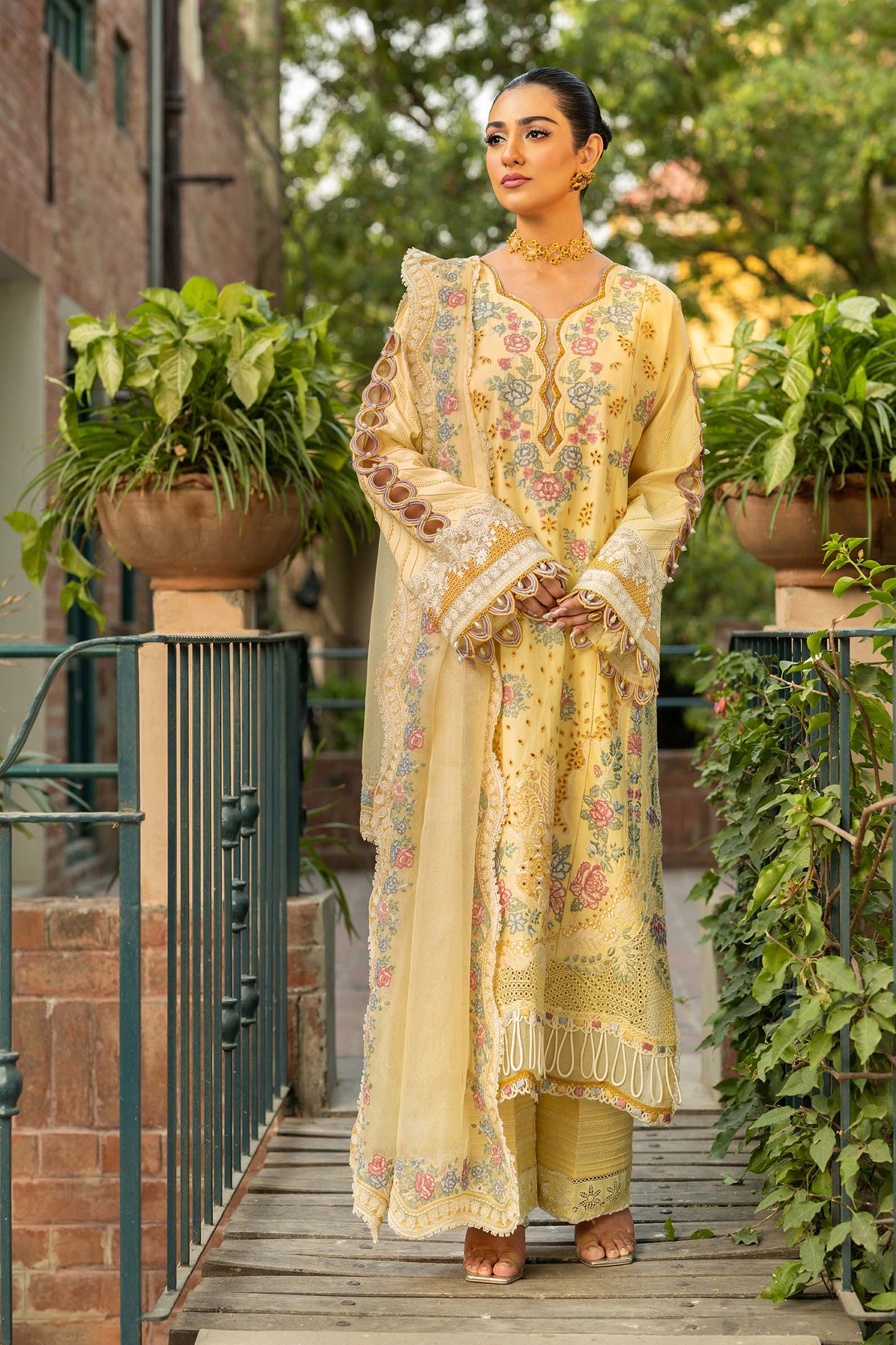 Maryam Hussain Unstitched Luxury Lawn`25 (Marjaan)