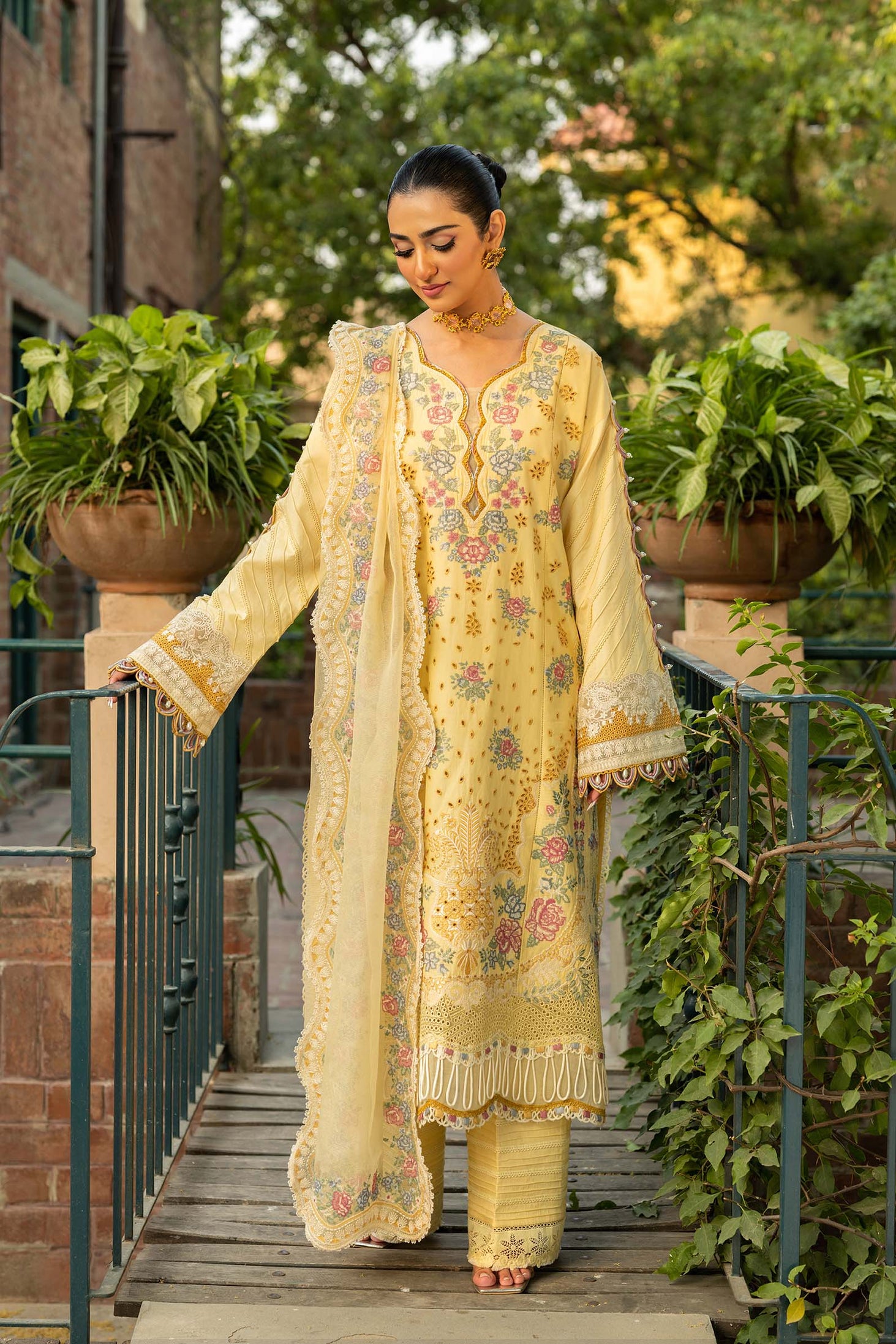 Maryam Hussain Unstitched Luxury Lawn`25 (Marjaan)