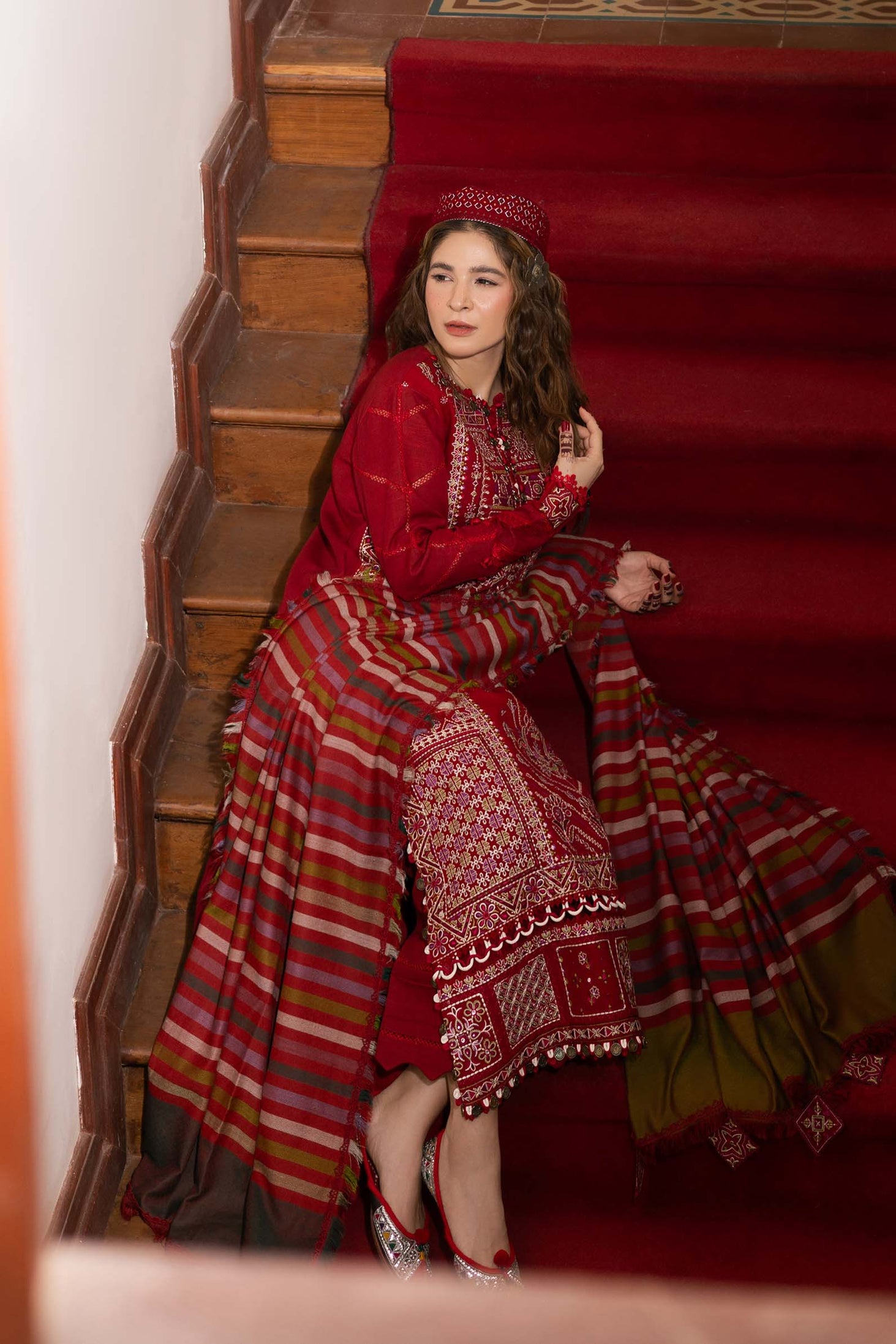 Maryam Hussain Winter Shawl`24 D#06 Rose