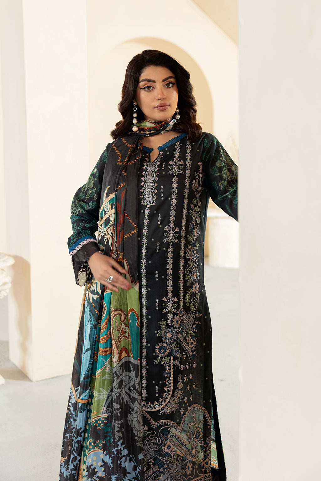 Ramsha Mashaal L/Lawn'25 Vol-13 D#1301