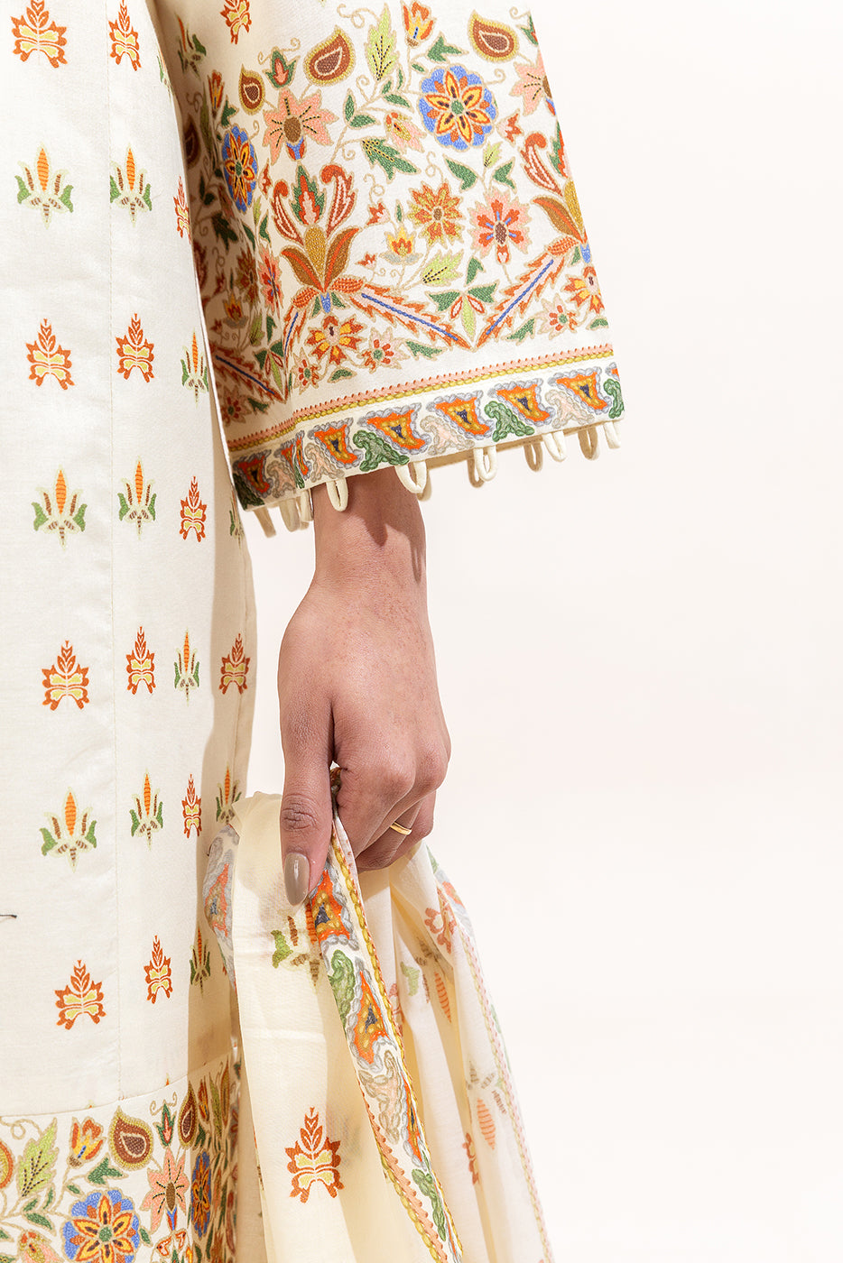 Beech Tree Mor Bagh Lawn`25 MB#7010