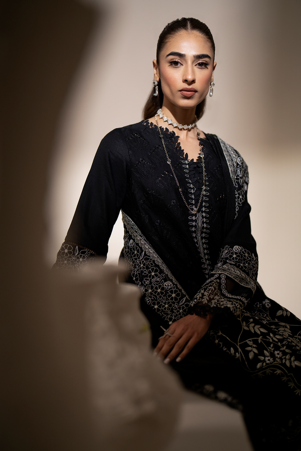 Azzal Aghaaz Lawn'24 (SIYAH)